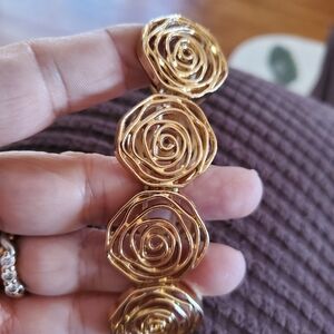 Very pretty rose bracelet from paparazzi